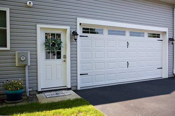 24/7 Emergency Garage Door Panel Replacement experts in Bally, PA